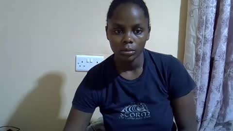 lyn_anna online show from 10-27-25, 05:11