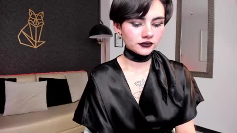 Snapshot of lyn_lebelle chatting on 02-08-25, 09:15 Lyn online show from 02-08-25, 09:15