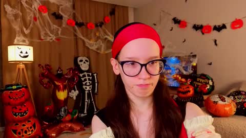 Sara online show from 10-29-25, 04:42