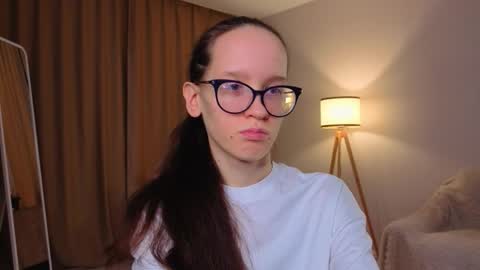 Sara online show from 01-11-26, 04:01