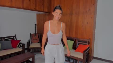  LYNN  online show from 11-18-25, 04:50