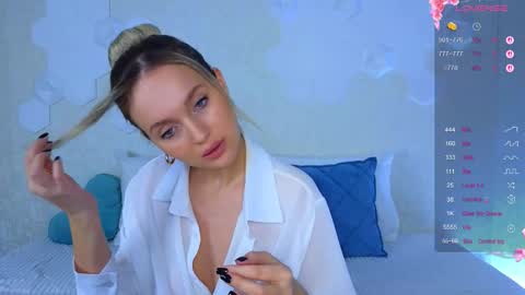 Lana online show from 12-22-25, 03:25