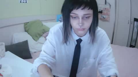 Snapshot of lynncottingham chatting on 09-30-25, 11:15 Kira online show from 09-30-25, 11:15