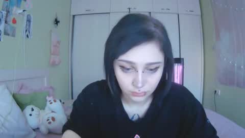 Snapshot of lynncottingham chatting on 10-17-25, 10:29 Kira online show from 10-17-25, 10:29