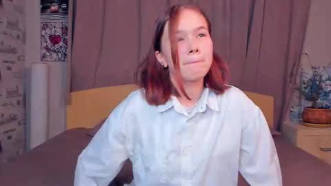 Cozy Lynns room online show from 11-24-25, 08:36