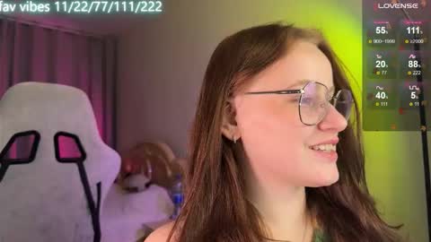 Snapshot of lynne_dawson chatting on 10-11-25, 05:11 lynne_dawson online show from 10-11-25, 05:11