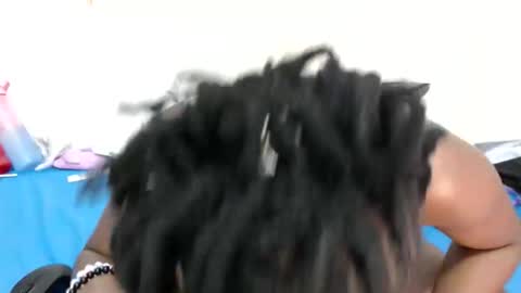 lyenne online show from 10-17-25, 03:14