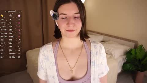 Snapshot of lynngroves chatting on 01-13-26, 06:13 Lola online show from 01-13-26, 06:13