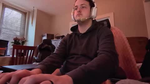 Snapshot of lyntronix chatting on 02-19-26, 01:29 J online show from 02-19-26, 01:29