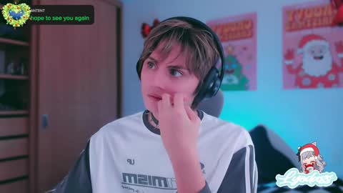 Snapshot of lyodass chatting on 12-12-24, 08:43 Lyodass online show from 12-12-24, 08:43