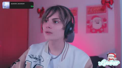 Snapshot of lyodass chatting on 12-14-24, 04:01 Lyodass online show from 12-14-24, 04:01