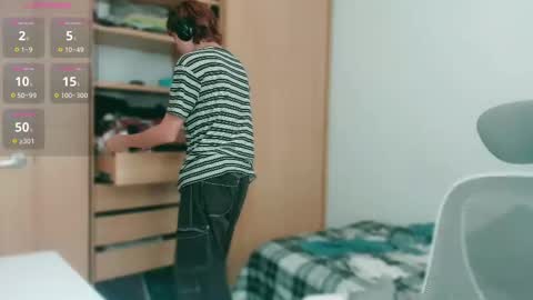 Snapshot of lyodass chatting on 03-09-25, 07:37 Lyodass online show from 03-09-25, 07:37