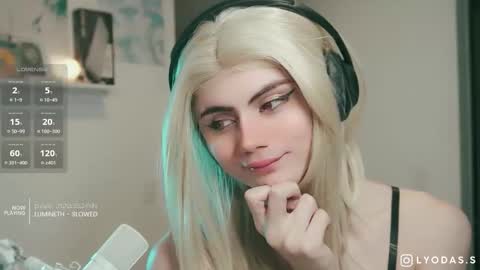 Snapshot of lyodass chatting on 10-07-25, 11:46 Lyodass online show from 10-07-25, 11:46