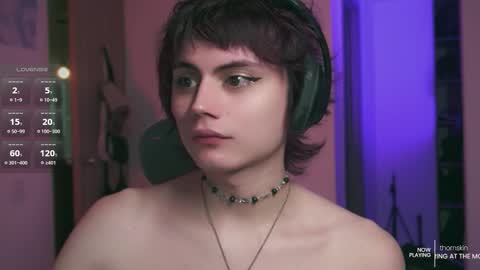 Snapshot of lyodass chatting on 10-25-25, 01:13 Lyodass online show from 10-25-25, 01:13