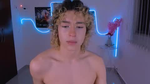 Lyric online show from 01-08-26, 01:52