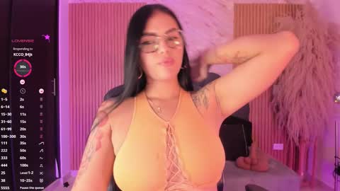    VIVIANA    online show from 10-21-25, 03:40