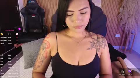    VIVIANA    online show from 10-22-25, 04:02
