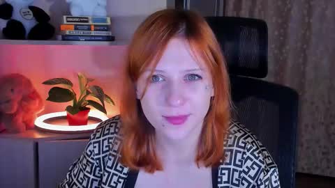 lyssan_xo online show from 11-28-25, 04:31