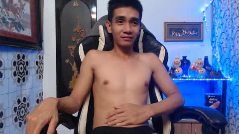 Snapshot of lyubovmoya3 chatting on 12-27-24, 10:34 SWEETPINOY online show from 12-27-24, 10:34