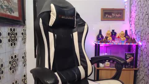 Snapshot of lyubovmoya3 chatting on 01-18-25, 09:56 SWEETPINOY online show from 01-18-25, 09:56