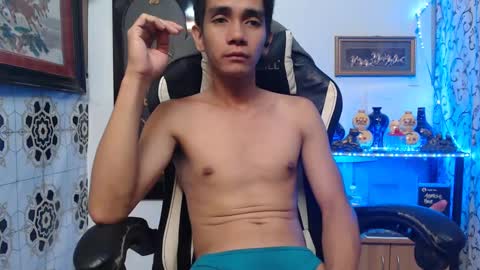 Snapshot of lyubovmoya3 chatting on 01-20-25, 01:11 SWEETPINOY online show from 01-20-25, 01:11