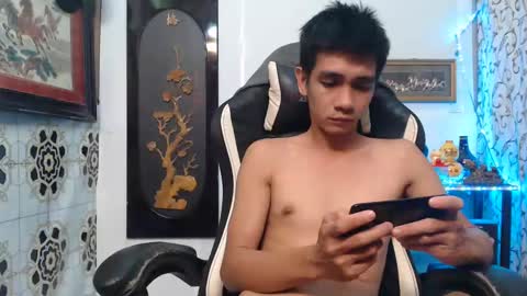 Snapshot of lyubovmoya3 chatting on 01-21-25, 01:08 SWEETPINOY online show from 01-21-25, 01:08
