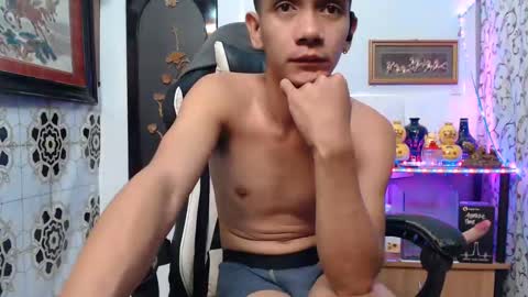 Snapshot of lyubovmoya3 chatting on 01-25-25, 02:37 SWEETPINOY online show from 01-25-25, 02:37