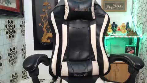 Snapshot of lyubovmoya3 chatting on 01-27-25, 12:22 SWEETPINOY online show from 01-27-25, 12:22