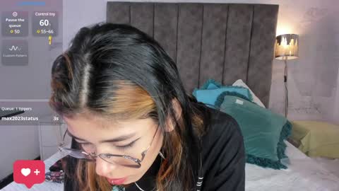 Snapshot of lyxi_ chatting on 01-16-25, 05:55 Lyxi online show from 01-16-25, 05:55