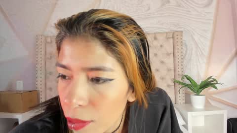 Snapshot of lyxi_ chatting on 01-25-25, 11:34 Lyxi online show from 01-25-25, 11:34