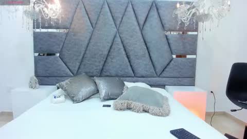 Snapshot of lyxi_ chatting on 02-25-25, 03:05 Lyxi online show from 02-25-25, 03:05