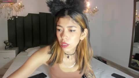 Snapshot of lyxi_ chatting on 02-27-25, 11:41 Lyxi online show from 02-27-25, 11:41