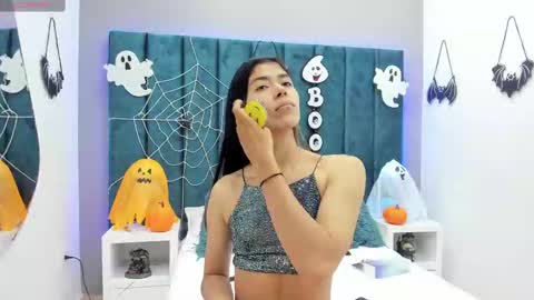 Snapshot of lyxi_ chatting on 10-12-25, 11:31 Lyxi online show from 10-12-25, 11:31