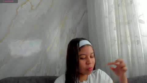 Mila online show from 04-17-26, 02:53