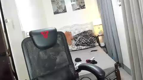 Snapshot of m1sspinay_yassie chatting on 01-19-25, 10:39 Cutie Yassie online show from 01-19-25, 10:39