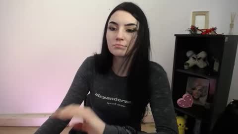 Snapshot of m_i_k_i_ chatting on 02-16-26, 12:23 m_i_k_i_ online show from 02-16-26, 12:23