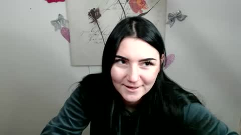 Snapshot of m_i_k_i_ chatting on 02-25-26, 10:14 m_i_k_i_ online show from 02-25-26, 10:14