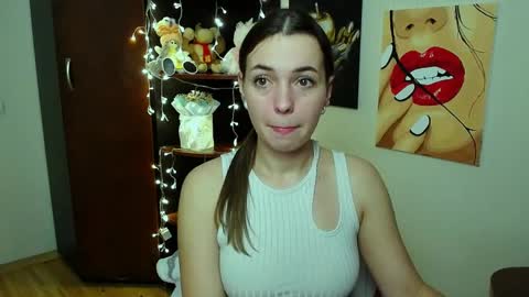 Snapshot of m_vikki chatting on 01-31-25, 05:53 Vikki online show from 01-31-25, 05:53