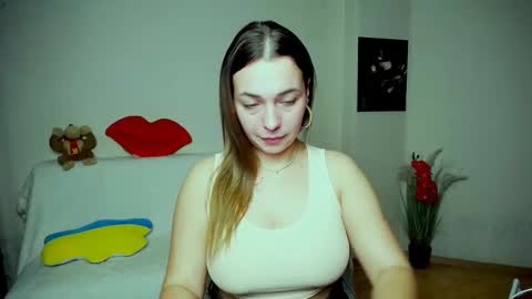 Snapshot of m_vikki chatting on 10-30-25, 04:30 Vikki online show from 10-30-25, 04:30