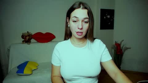 Snapshot of m_vikki chatting on 11-12-25, 02:17 Vikki online show from 11-12-25, 02:17