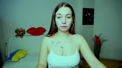 Snapshot of m_vikki chatting on 11-25-25, 10:59 Vikki online show from 11-25-25, 10:59