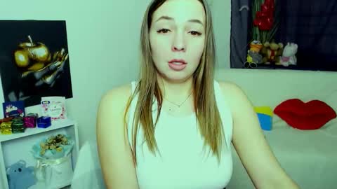 Snapshot of m_vikki chatting on 02-11-26, 01:27 Vikki online show from 02-11-26, 01:27