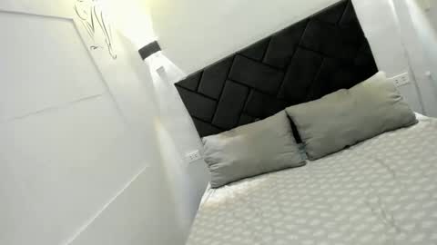 Snapshot of mabuhay_lyn chatting on 11-11-25, 06:35 mabuhay_lyn online show from 11-11-25, 06:35