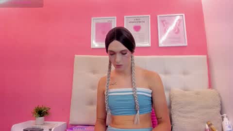 macarena_05_ online show from 09-30-25, 03:00