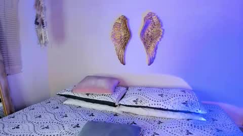 Snapshot of macarenacooper chatting on 10-21-25, 10:21 Macarena online show from 10-21-25, 10:21