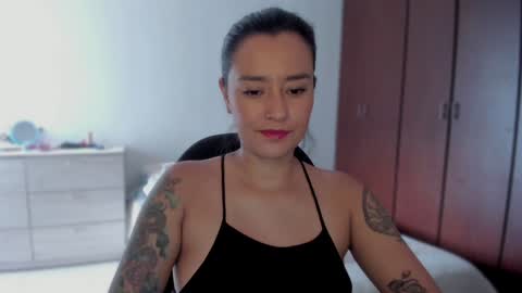 Snapshot of macarenax chatting on 12-18-24, 02:28 Maca online show from 12-18-24, 02:28