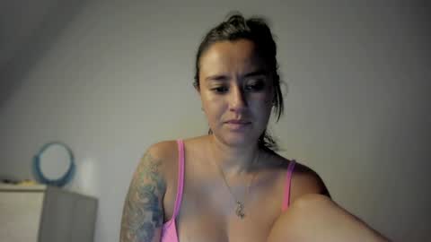 Snapshot of macarenax chatting on 12-30-24, 06:20 Maca online show from 12-30-24, 06:20