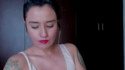 Snapshot of macarenax chatting on 10-21-25, 03:35 Maca online show from 10-21-25, 03:35