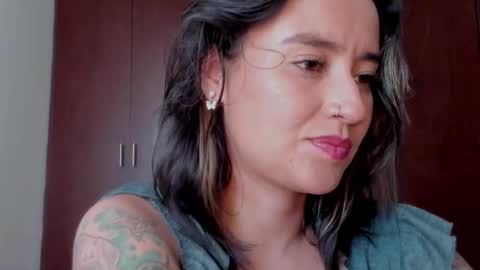 Snapshot of macarenax chatting on 11-07-25, 02:06 Maca online show from 11-07-25, 02:06