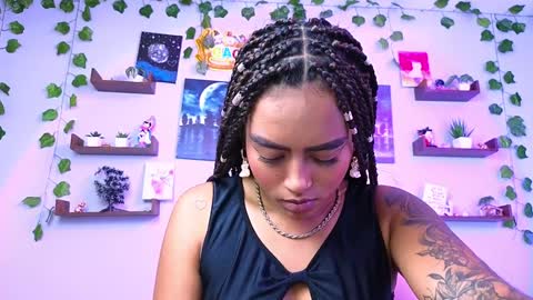 Macey Elliot Modelo Independiente online show from 12-12-24, 06:53